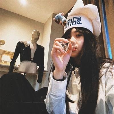 艳女新装